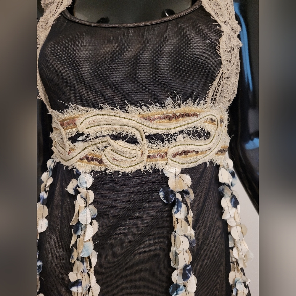 Save The Queen Layered Appliqué Romantic Dress - Picture 4 of 9